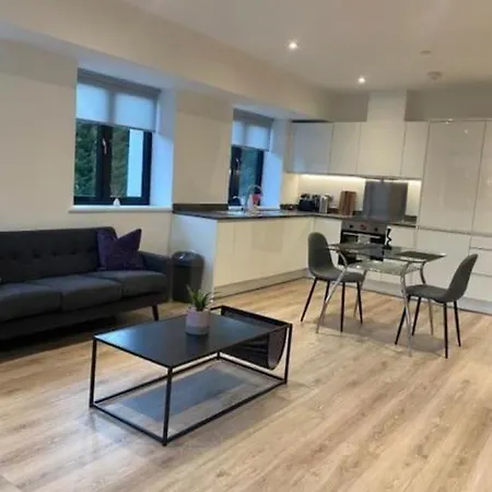 Brand New Luxury Apartment With Free Parking And Gym Solihull Exterior photo