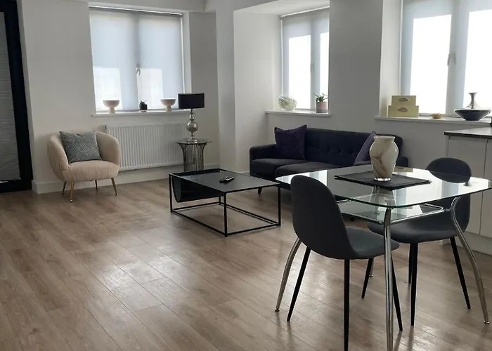 Brand New Luxury Apartment With Free Parking And Gym