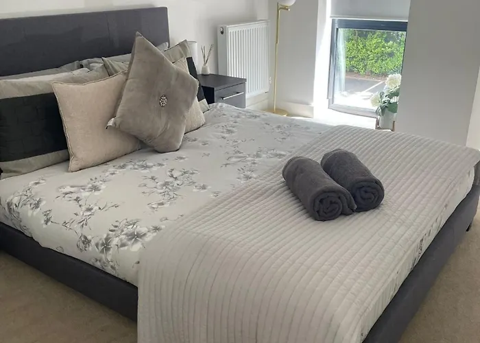 Brand New Luxury Apartment With Free Parking And Gym