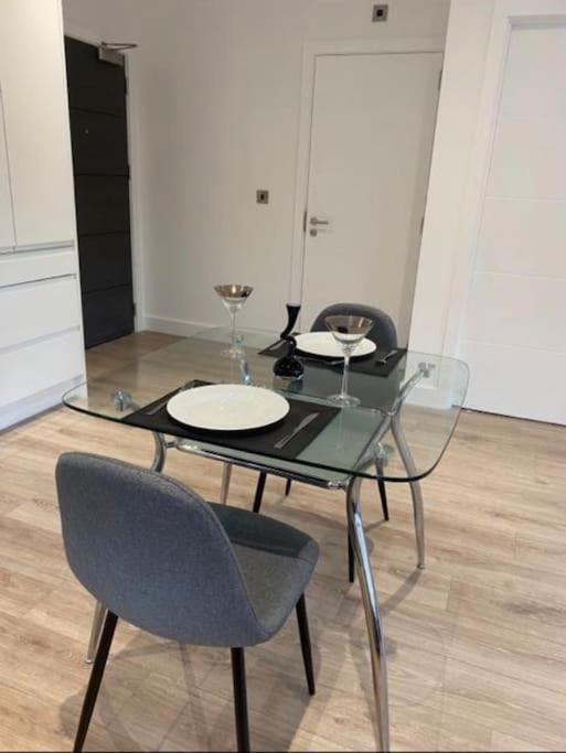Brand New Luxury With Free Parking And Gym Apartment