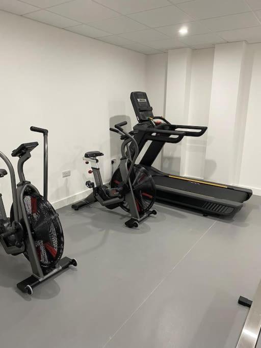 Apartment Brand New Luxury With Free Parking And Gym *