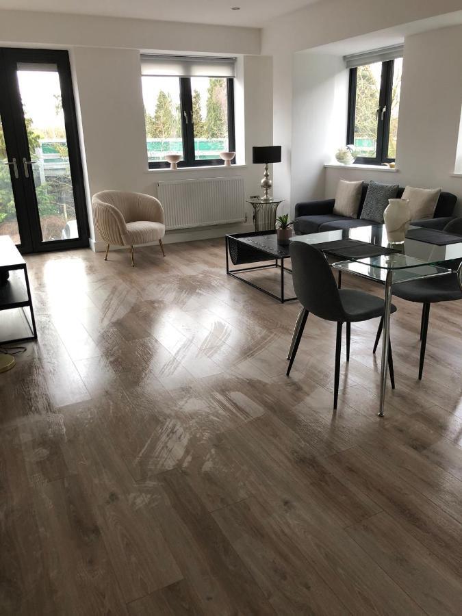 Brand New Luxury With Free Parking And Gym * Solihull